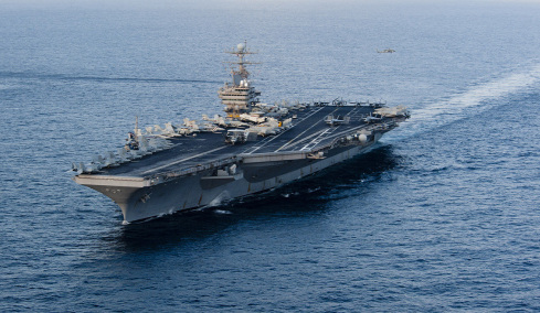 Οι ΗΠΑ βύθισαν ιρανικό πλοίο στον Κόλπο του Ομάν, «να καταθέσουν τα όπλα» - Οι Φρουροί της Επανάστασης λένε ότι χτύπησαν το αεροπλανοφόρο Abraham Lincol