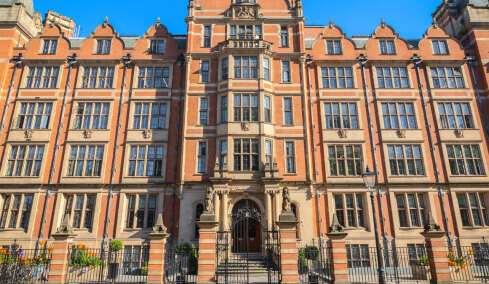 Πόσο κοστίζουν σήμερα τα δίδακτρα και η ζωή στο Ηνωμένο Βασίλειο για τους Έλληνες φοιτητές;