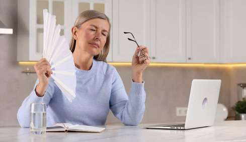 Εμμηνόπαυση: 5 πράγματα που οι γιατροί θέλουν να γνωρίζουν οι γυναίκες
