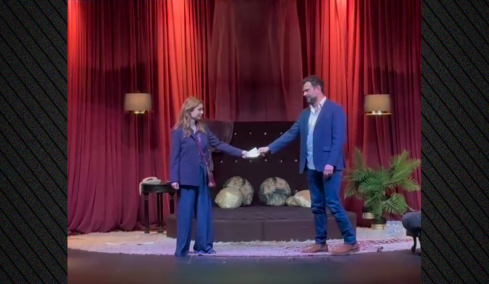 Η αντίδραση της Θάλειας Ματίκα και του Τάσου Ιορδανίδη όταν άρχισε να χτυπάει κινητό στη μέση της παράστασης: Σκέψου να έπαιζε Στράτο Διονυσίου