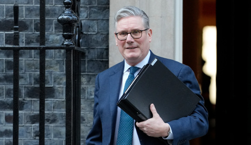 Το «καρφί» Στάρμερ στον Τραμπ: «Οι αποφάσεις για το συμφέρον της Βρετανίας είναι αποφάσεις που λαμβάνει ο πρωθυπουργός της»