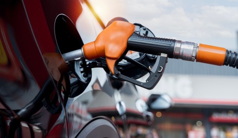 Νορβηγία: Μειώνει προσωρινά τον φόρο στα καύσιμα λόγω του πολέμου στη Μέση Ανατολή