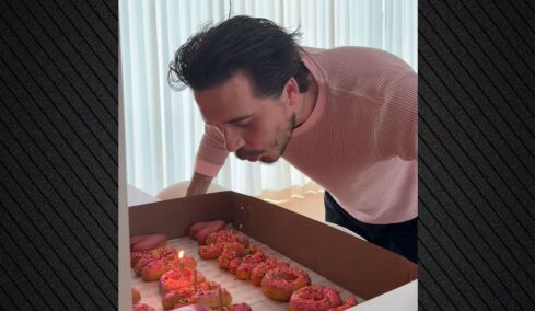 Νίκολα Πελτζ: Οι ευχές στον Μπρούκλιν Μπέκαμ για τα γενέθλιά του - Όποιος σε γνωρίζει σε αγαπά, είσαι ο πιο ξεχωριστός άνθρωπος