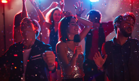 Βίαιες επιθέσεις και ναρκωτικά «κλέβουν» ζωές νέων που κάνουν clubbing
