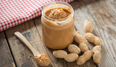 Ξηροί καρποί ή φυστικοβούτυρο; Τι δείχνουν οι έρευνες για τα οφέλη στην υγεία