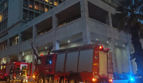 Συνελήφθη 48χρονος Σουδανός που απειλούσε ότι έχει εκρηκτικά έξω από τη ΓΑΔΑ - Είχε σακίδιο και στα χέρια του αντικείμενο που έμοιαζε με χειροβομβίδα