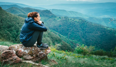 «Με παράτησε στη μέση του πουθενά» – Τι είναι το «αλπικό διαζύγιο» που κάνει τον γύρο του διαδικτύου
