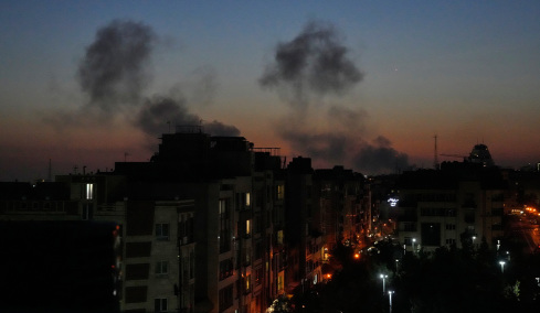 Οι μυστικές υπηρεσίες των ΗΠΑ πιστεύουν ότι η Κίνα ετοιμάζεται να βοηθήσει το Ιράν - Μπαράζ βομβαρδισμών σε Βηρυτό και Τεχεράνη