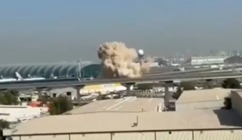 Δείτε βίντεο: Επίθεση με drone κοντά στο διεθνές αεροδρόμιο του Ντουμπάι από το Ιράν