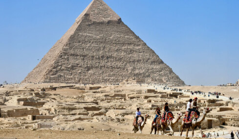 Η ιστορία της 61χρονης που ταξίδεψε στην Αίγυπτο για τον 26χρονο έρωτά της και κατέληξε με χρέη