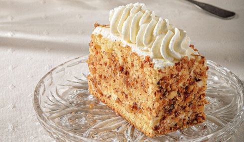 10 αγαπημένα ρετρό γλυκά που άφησαν εποχή στα ελληνικά ζαχαροπλαστεία (+συνταγές)