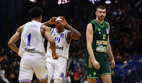 Ο Ηρακλής με buzzer beater του Ντέιβις κέρδισε 76-74 τον Παναθηναϊκό, δείτε βίντεο 