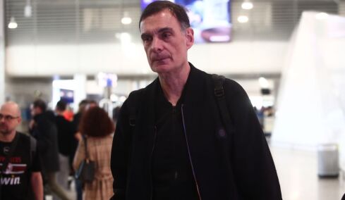 Ο Ολυμπιακός ταξίδεψε στο Παρίσι με Βεζένκοβ, Μόρις, αλλά χωρίς τον Γουόκαπ