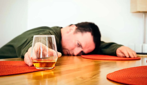 Τα νέα φάρμακα κατά της παχυσαρκίας δρουν και κατά των εθισμών – Ένας ερευνητής εξηγεί