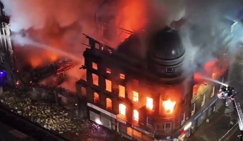 Σκωτία: Μεγάλη φωτιά κατέστρεψε τον κεντρικό σιδηροδρομικό σταθμό της Γλασκώβης