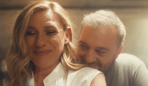 Η πασχαλινή διαφήμιση των Jumbo με Φερεντίνο και Καραβάτου που διχάζει τα social media: «Πέθανα στο γέλιο», «πόσο ψεύτικο και στημένο»