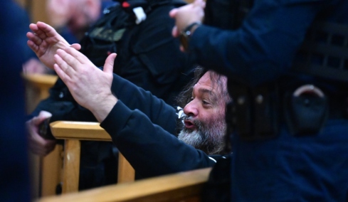 Δίκη για την Χρυσή Αυγή: Η Εισαγγελέας απέρριψε τα ελαφρυντικά που ζήτησαν οι καταδικασθέντες - Αντιδράσεις από τον Λαγό