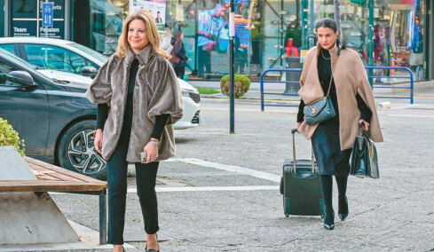 Η Μαρία (Καρυστιανού) έμεινε μόνη με τη Μαρία (Γρατσία) σε ένα κόμμα χωρίς όνομα