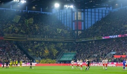 Κολωνία: Έρευνα της DFB για τον εκφωνητή του γηπέδου που τα... «έχωσε» στον διαιτητή από τα μεγάφωνα!
