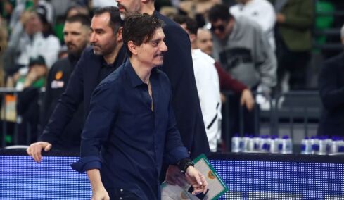 Ο Δημήτρης Γιαννακόπουλος στην προπόνηση του Παναθηναϊκού