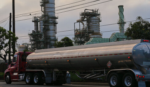 Κάτω 10% το πετρέλαιο, υποχωρεί 16% το αέριο μετά τις δηλώσεις Τραμπ για πιθανή έναρξη συνομιλιών με Ιράν