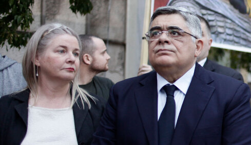 Στη φυλακή η Ελένη Ζαρούλια, καταδικάστηκε και σε δεύτερο βαθμό με πέντε χρόνια για τη Χρυσή Αυγή