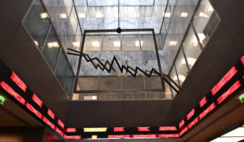 Χρηματιστήριο: Πτώση 2,4% λόγω Μέσης Ανατολής, βουτιά 4,7% για τις τράπεζες