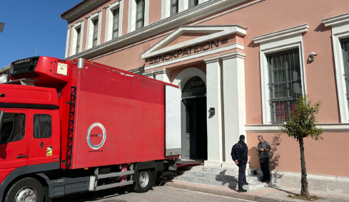 «Η Ελλάδα στα ερείπια του Μεσολογγίου»: Έφτασε στο Μεσολόγγι ο εμβληματικός πίνακας του Ντελακρουά, δείτε βίντεο 