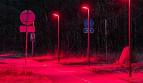 Γιατί μια πόλη στη Δανία αντικαθιστά τα λευκά φώτα στους δρόμους με κόκκινα
