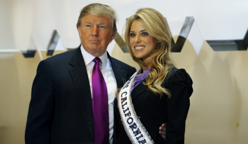 «Δεν σε αναγνωρίζω καν»: Η πρώην Μις Καλιφόρνια επιτίθεται με ανοιχτή επιστολή στον Τραμπ για τη στήριξή του στο Ισραήλ