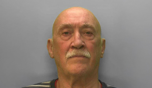 Θεραπευτής στη Βρετανία έπεισε πελάτισσά του να κάνει σεξ μαζί του για να γιατρέψει το παιδικό της τραύμα 