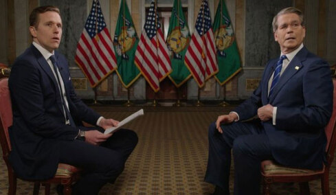 «Ο Πρόεδρος σε θέλει αμέσως»: Ο υπ. Ενέργειας διέκοψε live συνέντευξη για να μιλήσει στον Τραμπ, γύρισε με τρεμάμενη φωνή μετά από 2 ώρες