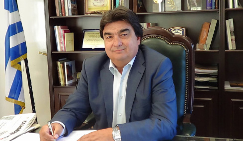 Ο Γιαννακούρας παίρνει την έδρα Κωνσταντινόπουλου στην Αρκαδία, αλλά... έπρεπε να τον ξαναπάρουν στο ΠΑΣΟΚ γιατί τον είχαν διαγράψει! 