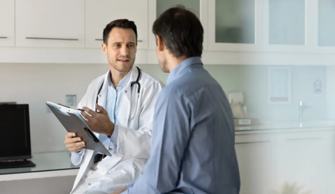 Καρκίνος προστάτη: Πότε συστήνεται ορμονοθεραπεία μετά από χειρουργείο