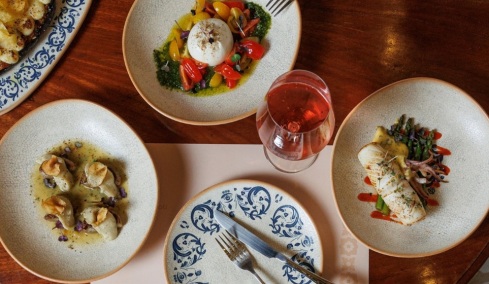 Γιαγιά Κούκου: Παστιτσάδα με βάθος και μοσχαρίσιο οσομπούκο που θα θυμάστε