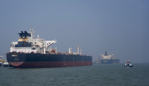 Συνομιλία Τραμπ - Στάρμερ για τα στενά του Ορμούζ - Η ΕΕ εξετάζει επέκταση της ναυτικής αποστολής «Ασπίδες» για προστασία της ναυσιπλοΐας