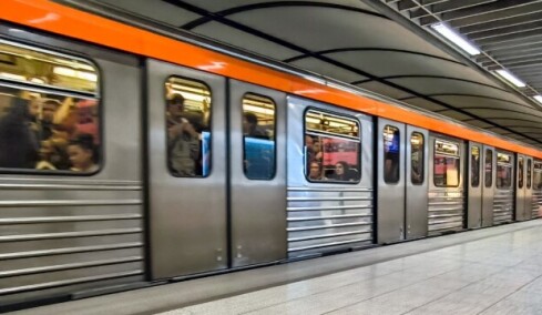 Μαθητική παρέλαση σήμερα στην Αθήνα για την 25η: Τι ισχύει με Μετρό και Τραμ, κυκλοφοριακές ρυθμίσεις στο κέντρο