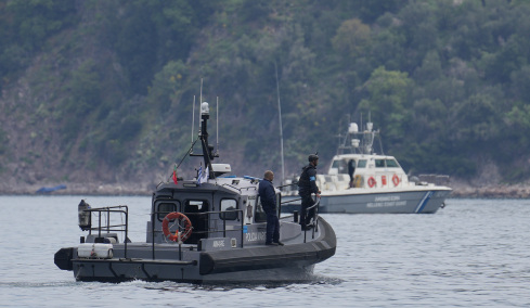 Σκάφος της Frontex στο οποίο επέβαινε η Εσθονή πρέσβης βούλιαξε στο Καστελλόριζο, πέντε οι τραυματίες
