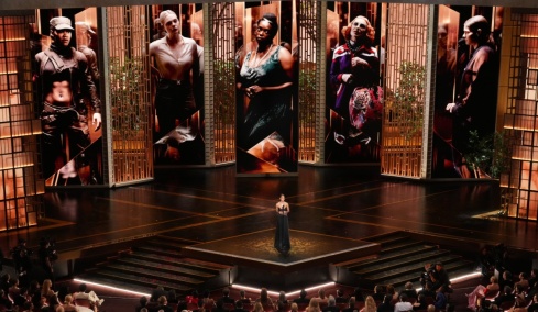 Όσκαρ 2026: Η Έιμι Μάντιγκαν κερδίζει το πρώτο βραβείο της βραδιάς, δύο βραβεία για τον «Φράνκενσταϊν» και ελληνική διάκριση στο κάστινγκ