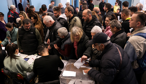 Φοιτητικές... εκλογές θυμίζουν οι διαρροές για τα αποτελέσματα στο ΠΑΣΟΚ: Όλοι δηλώνουν νικητές, καταγγελίες και μπάχαλο