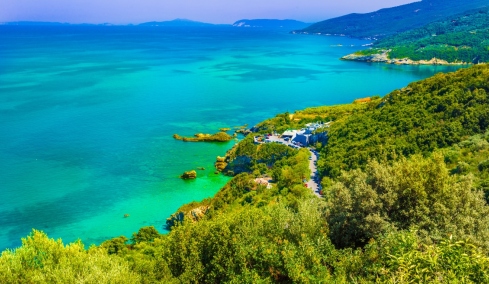 Από τη Μύκονο μέχρι το Πήλιο: Η Ελλάδα μαγνητίζει το γαλλικό κοινό στο Παρίσι