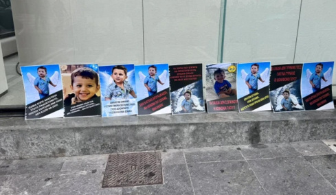 «Δεν με ρώτησε για το παιδί, αλλά αν έφαγαν τα σκυλιά»: Συγκλόνισε η κατάθεση αστυνομικού στη δίκη για τον 3χρονο Άγγελο