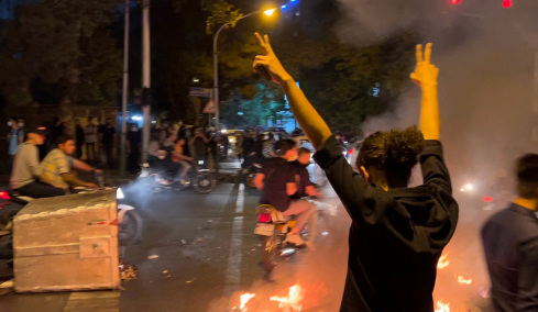 Washington Post: Το Ισραήλ καλεί τους Ιρανούς σε εξέγερση κατά του καθεστώτος, αν και γνωρίζει ότι τους στέλνει σε μαζική σφαγή