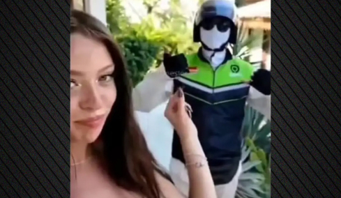 Γαλλίδα influencer συνελήφθη γιατί προσπάθησε να γυρίσει πορνό στο Μπαλί, κινδυνεύει με 10 χρόνια φυλάκιση