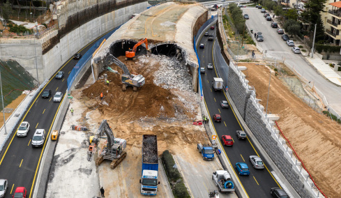 Θεσσαλονίκη: Εντυπωσιακές εικόνες από την κατεδάφιση του τούνελ στον Περιφερειακό για το Flyover