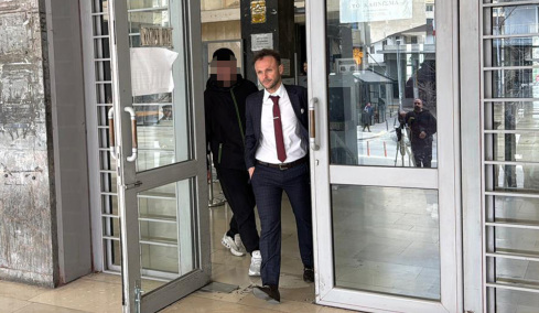 Ελεύθερος με αναβαθμισμένο κατηγορητήριο ο 19χρονος φίλος του Κλεομένη, θα απολογηθεί ξανά το Σάββατο