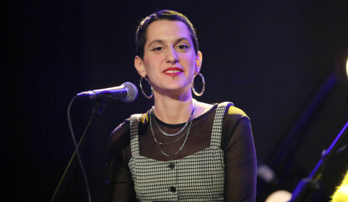 Το βαλς των χαμένων ονείρων: Το viral τραγούδι της Μαριάνας Κατσιμίχα αλλάζει τίτλο έπειτα από επιθυμία του γιου του Μάνου Χατζιδάκι