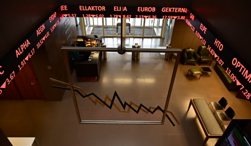 Σε χαμηλό τεσσάρων μηνών το Χρηματιστήριο Αθηνών: Εβδομαδιαία πτώση 3,2% 