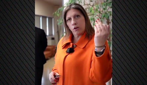 Κωνσταντοπούλου: Νέο σόου στα δικαστήρια της Λάρισας, «ελάτε λίγο μαζί μου, κοιτάξτε εμένα»: δείτε βίντεο
