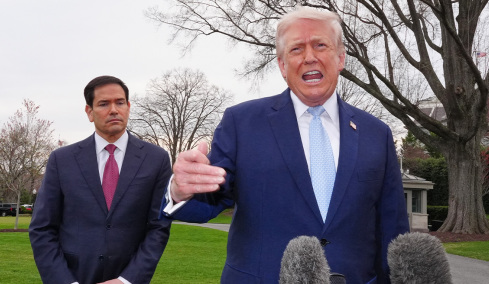 «Δεν θέλω εκεχειρία με το Ιράν, τους ισοπεδώνουμε,  τα Στενά του Ορμούζ θα ανοίξουν κάποια στιγμή» λέει ο Τραμπ και ετοιμάζει ανάπτυξη χερσαίων δυνάμεων
